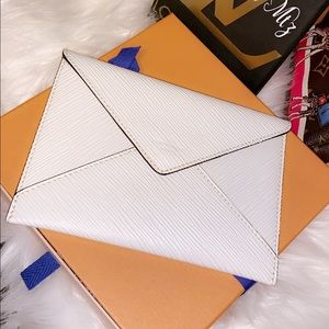 ♥️SOLD♥️ LOUIS VUITTON Epi Large Kirigami Pochette